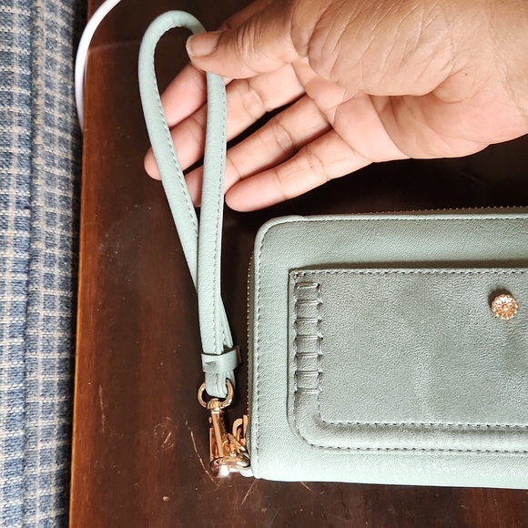 LAUREN CONRAD LT. BLUE ZIP AROUND WRISTLET NEW WITHOUT TAG - Picture 6 of 8